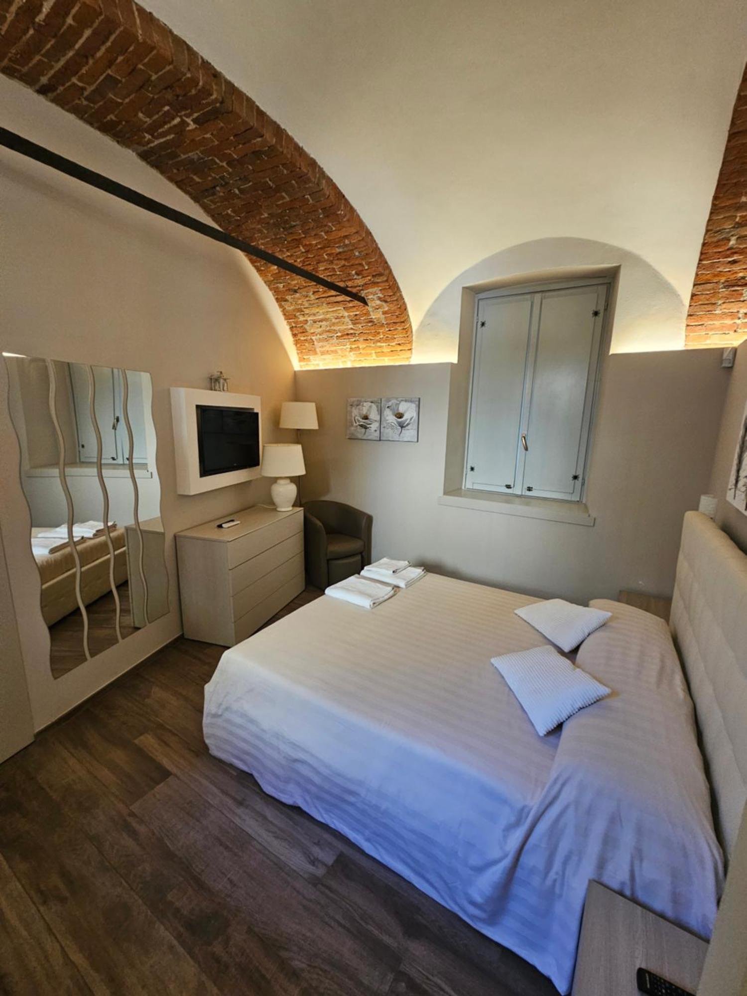 Bilocale In Centro Storico! Apartment Alba  Exterior foto