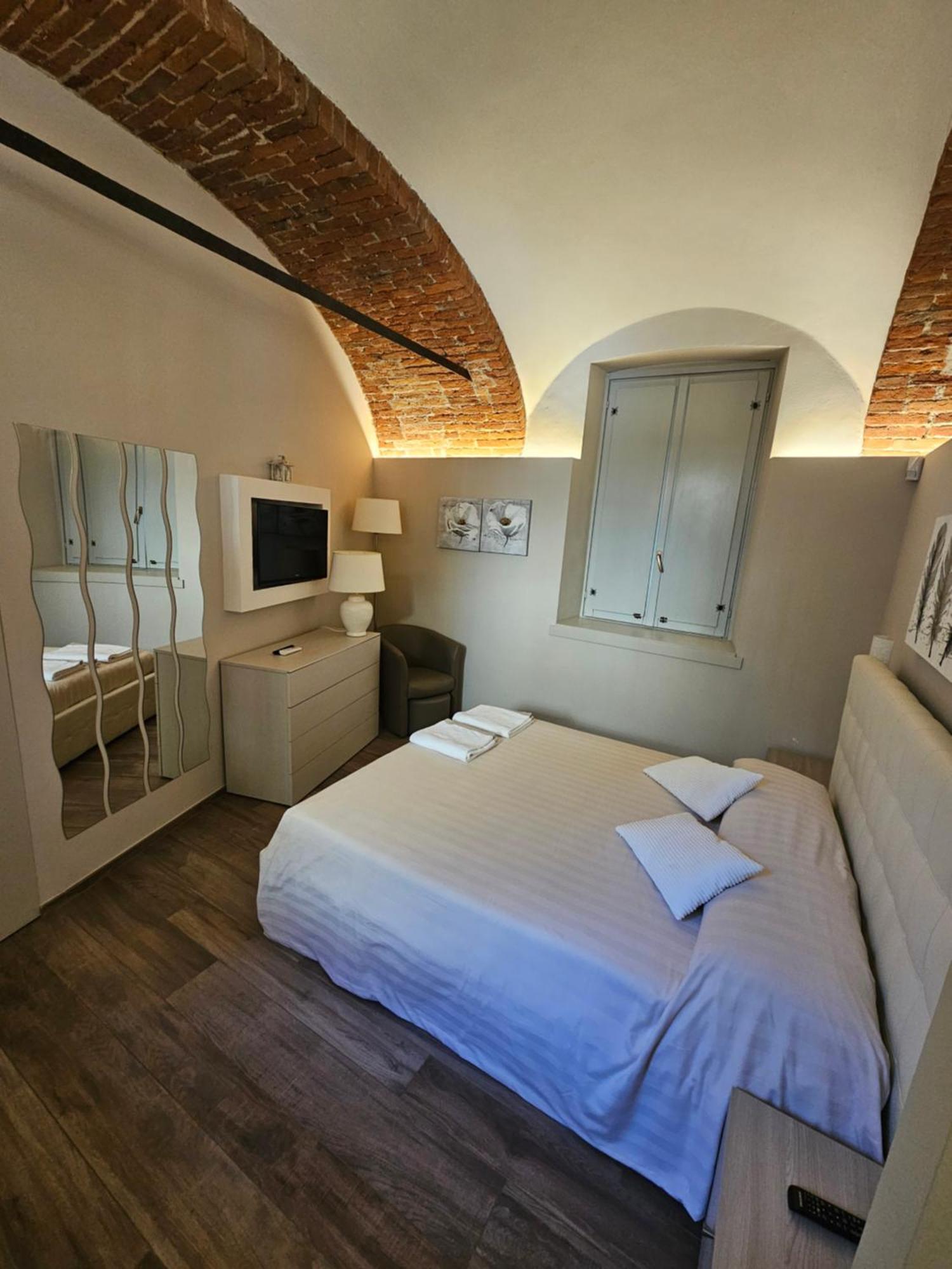 Bilocale In Centro Storico! Apartment Alba  Exterior foto